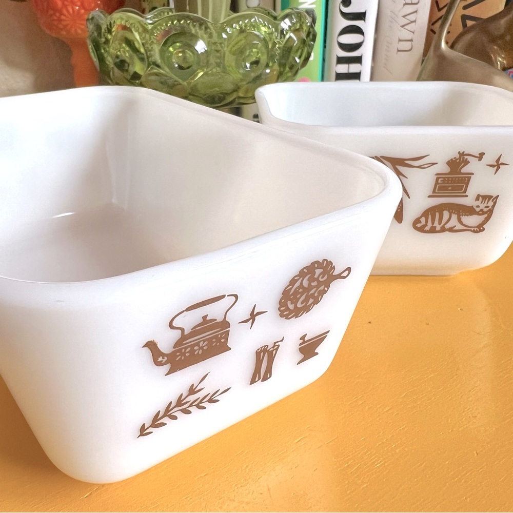 Vintage 1960s Early American 502 501 Pyrex Fridgie NO Lid Refrigerator Dish